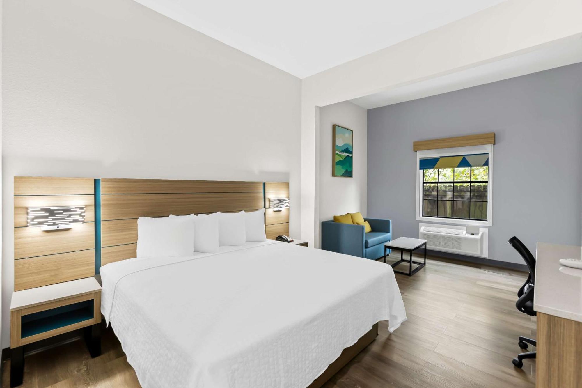 Sonesta Essential Beaumont Hotel Exterior photo